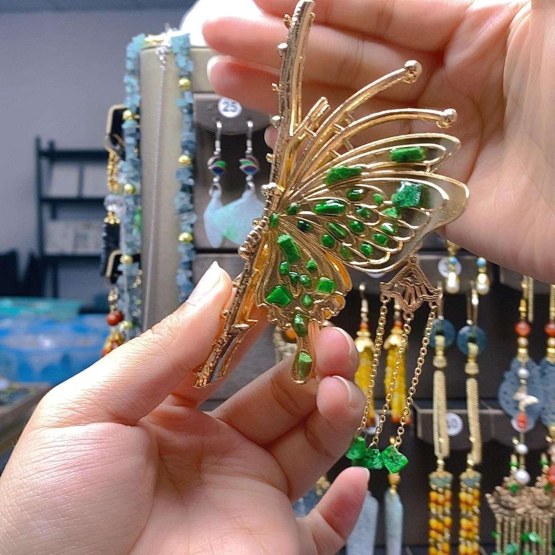 未镶嵌翡翠耳饰翡翠