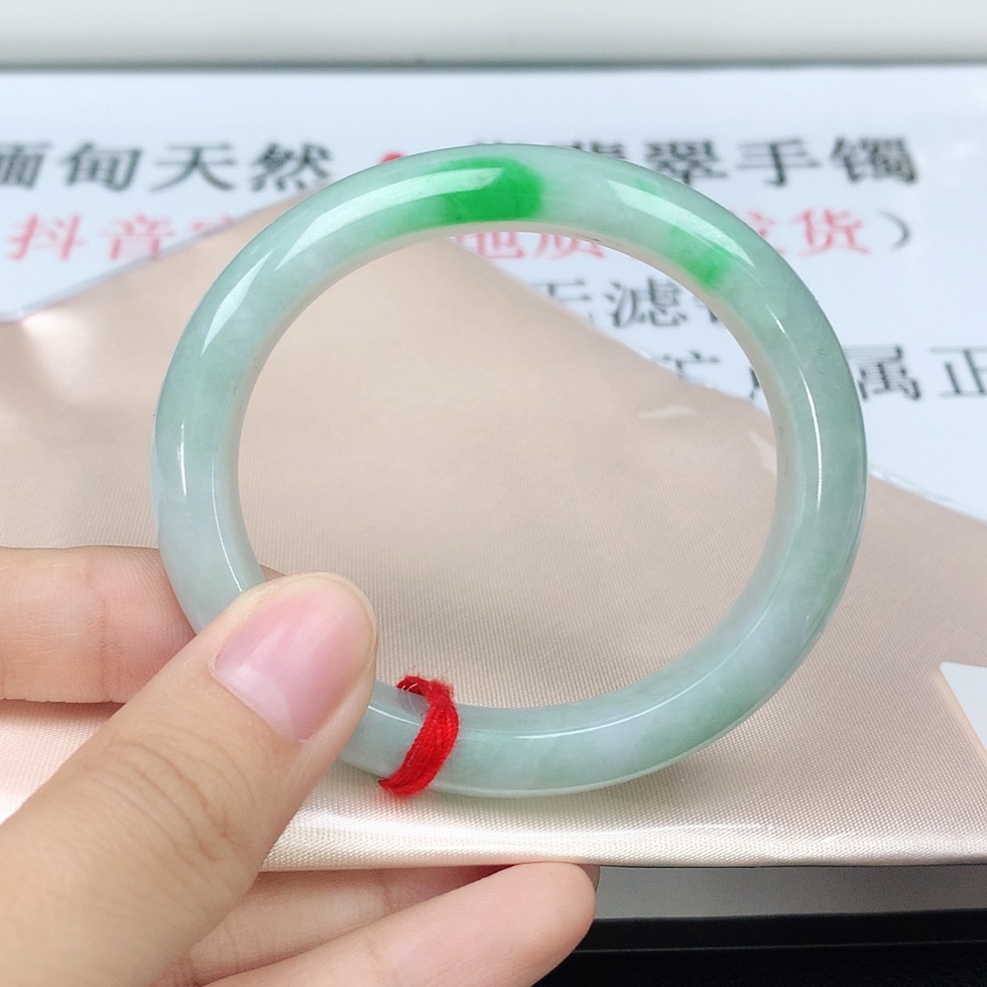 翡翠手镯未镶嵌5010贵