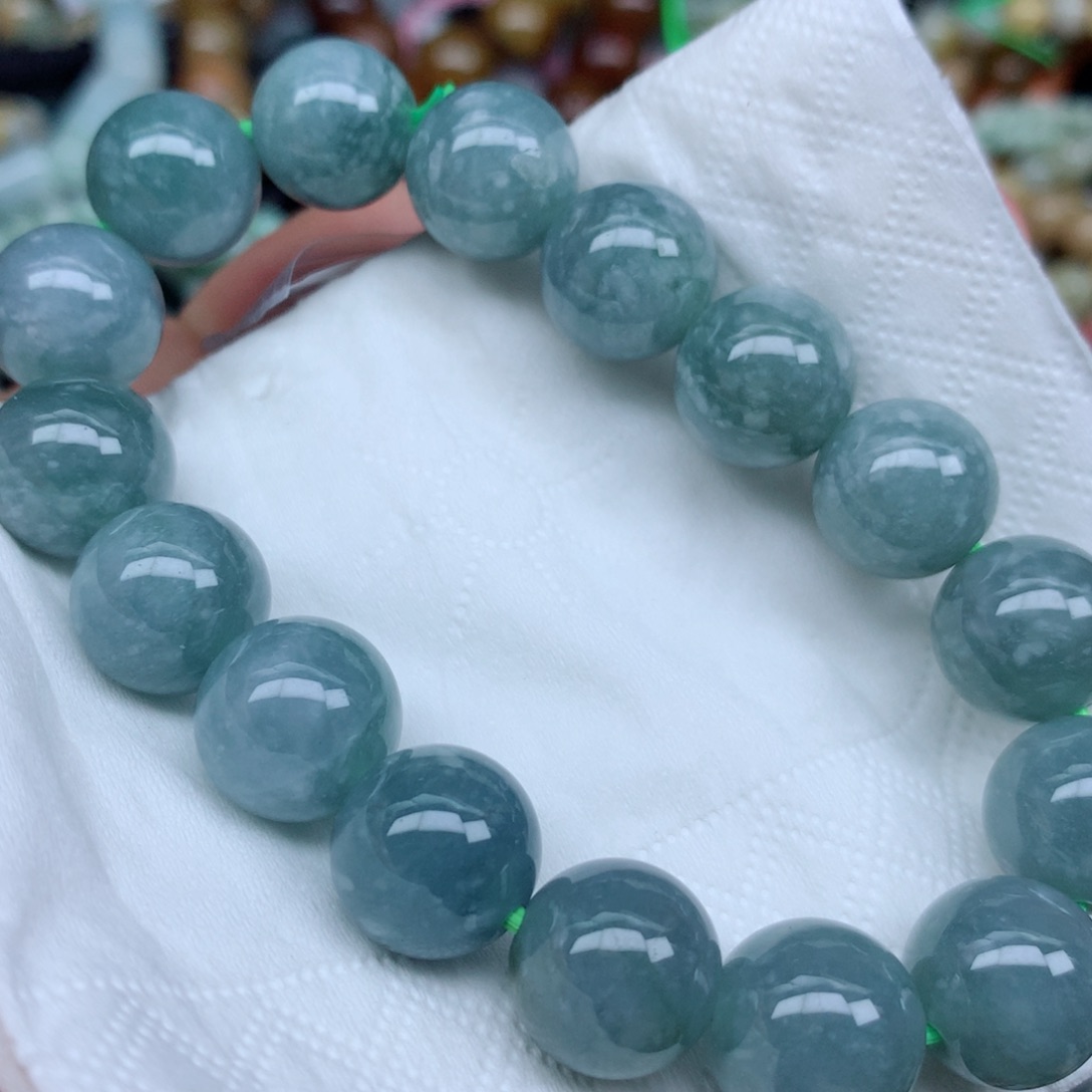 翡翠未镶嵌颈饰珠子