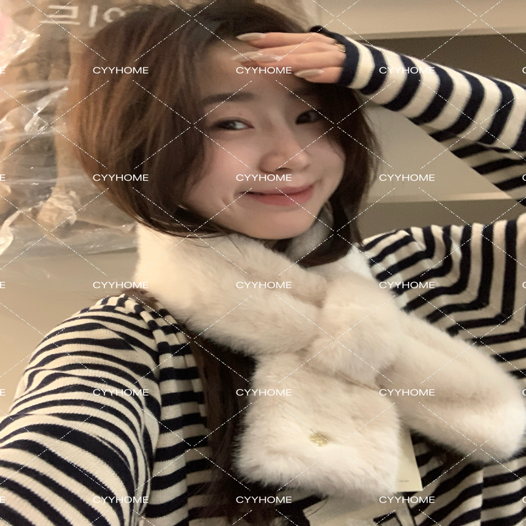 CYYHOME圆扣标多色毛毛交叉小围脖