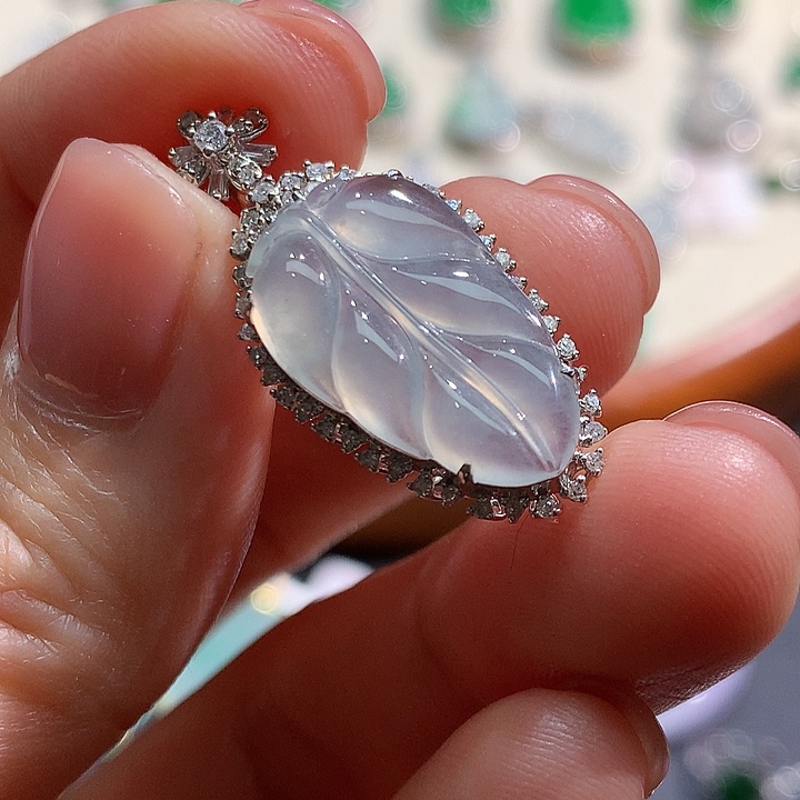 翡翠吊坠(不含链)18K金镶嵌