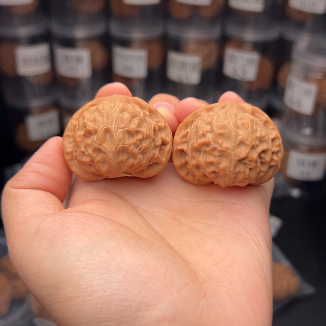 文玩核桃吊坠难*宫灯