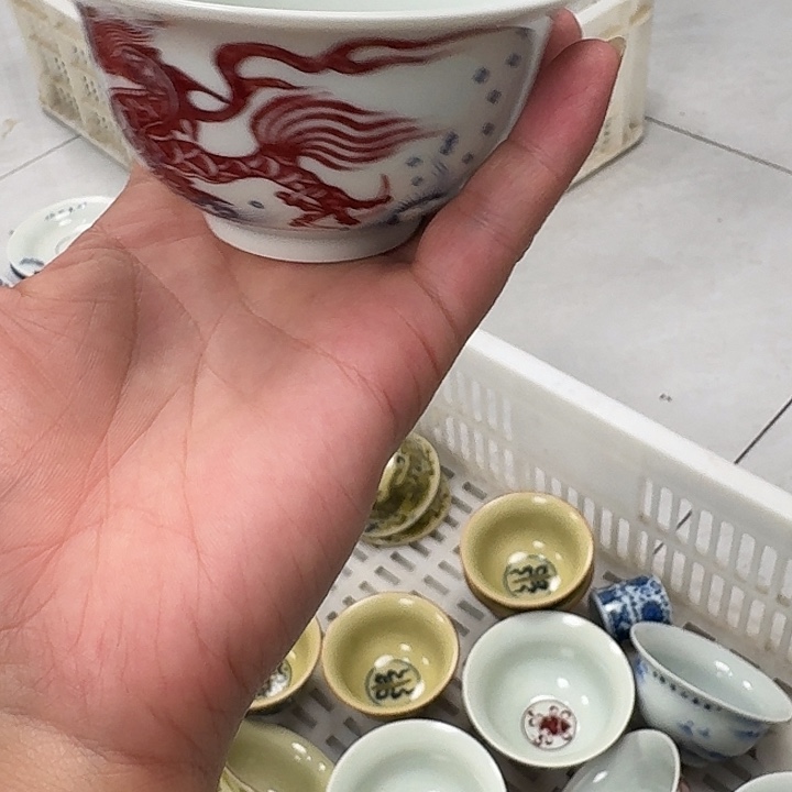 瓷片釉里红鱼化龙大压手杯景德镇