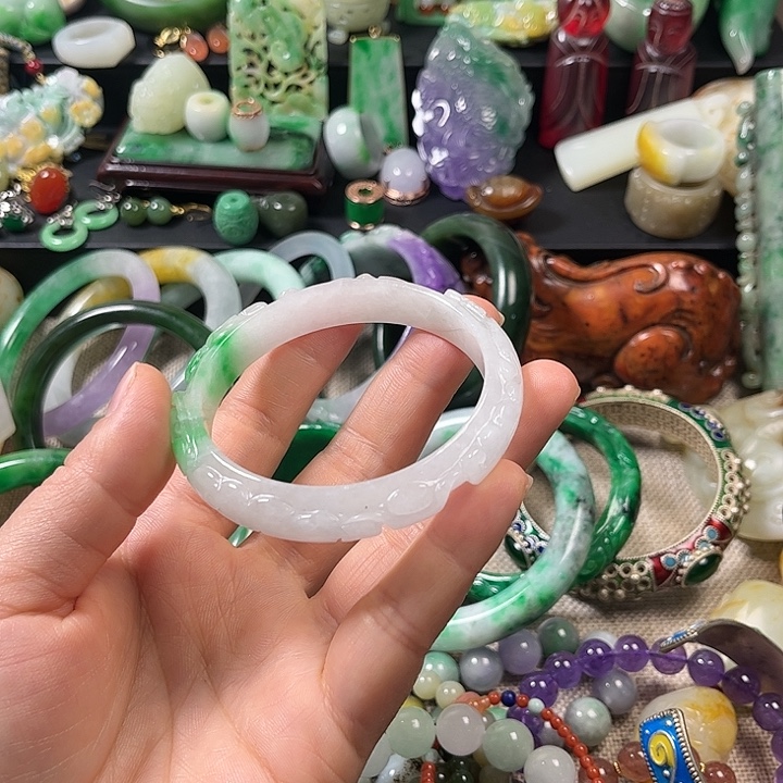 ****妈翡翠未镶嵌颈饰翡翠未镶嵌颈饰