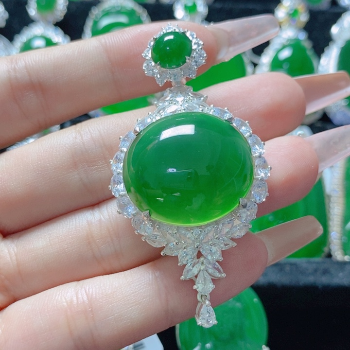 翡翠颈饰银S925镶嵌               