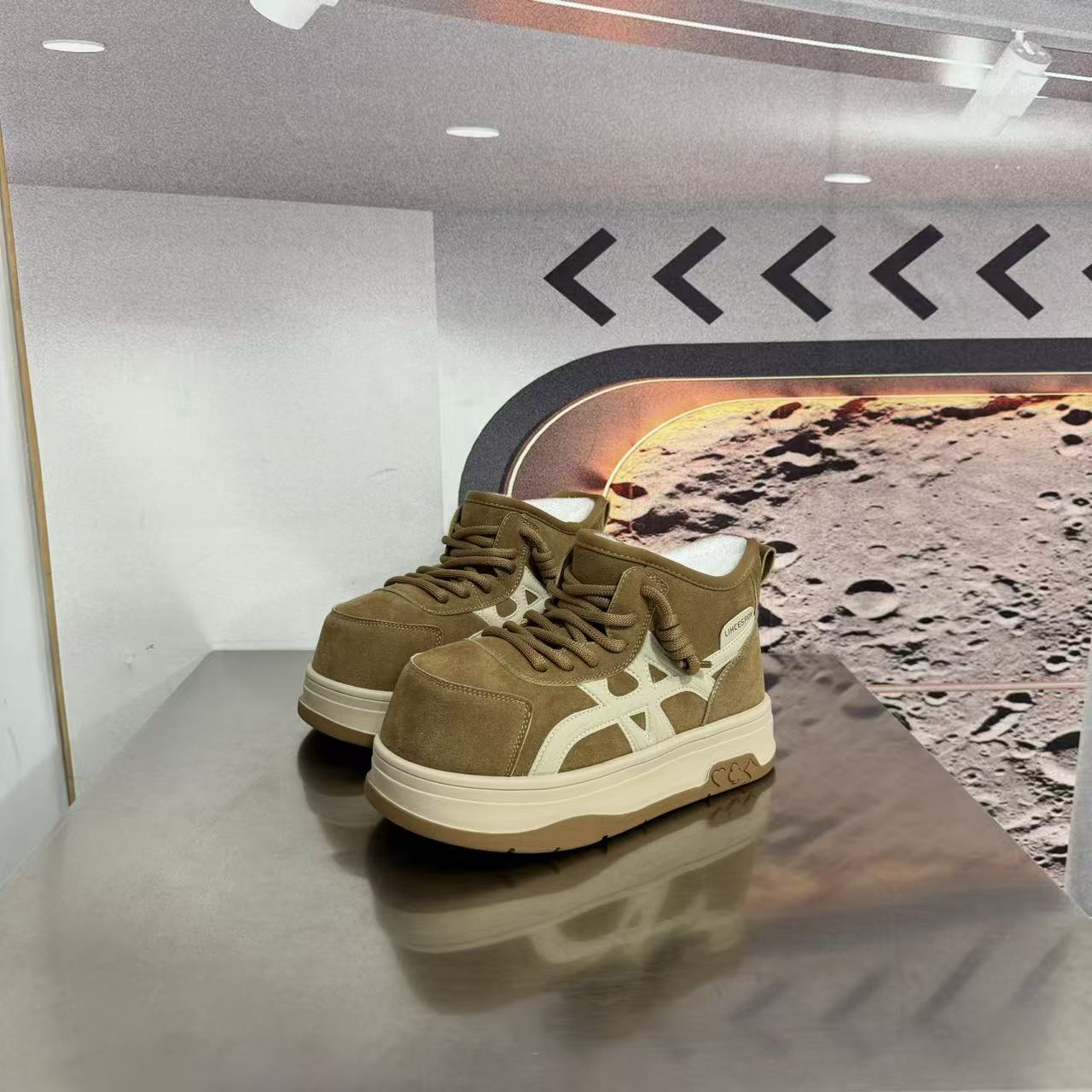 25188绵里新款2025精品百搭潮流马丁靴中筒烟筒黑色女士
