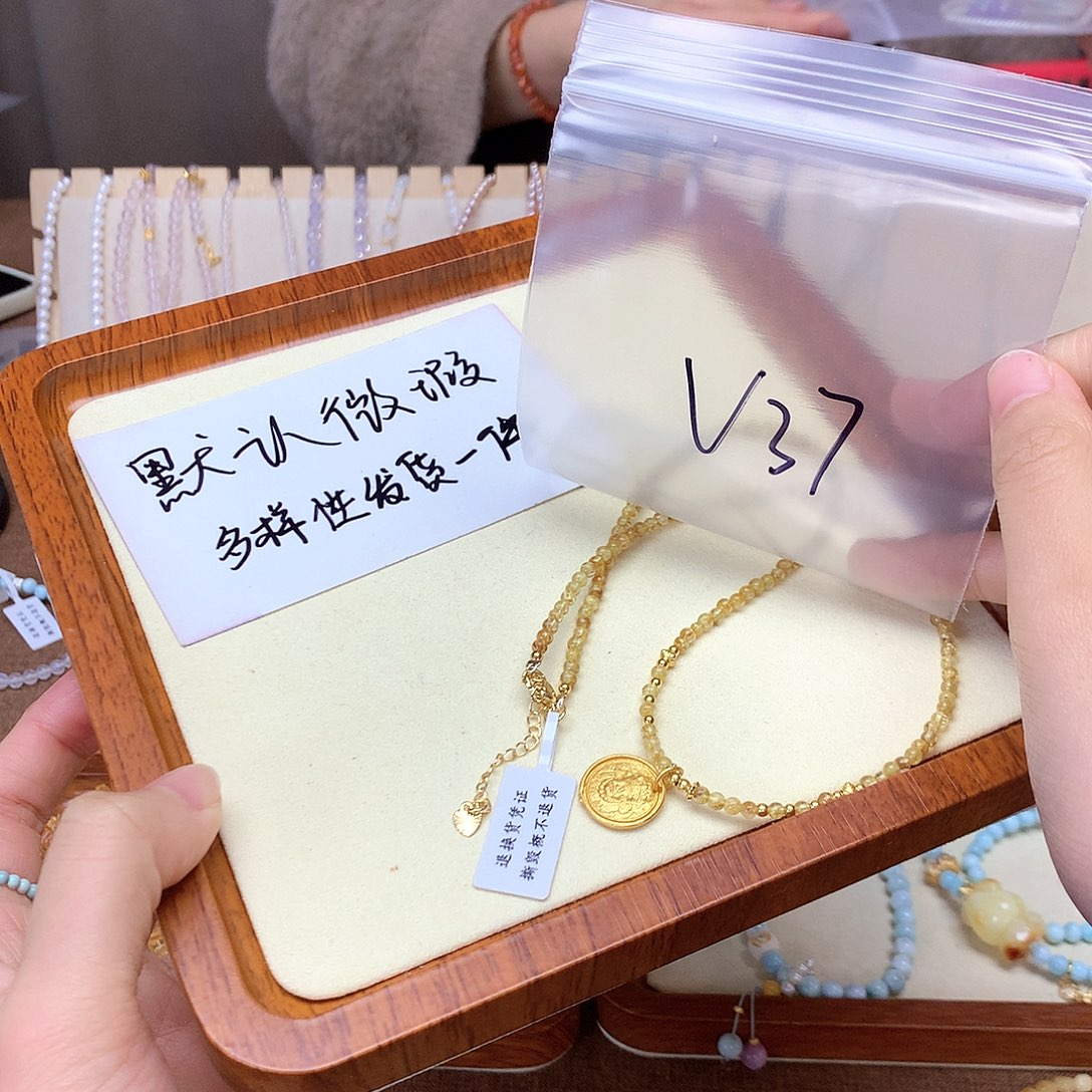 水晶吊坠(不含链)未镶嵌呱**贝