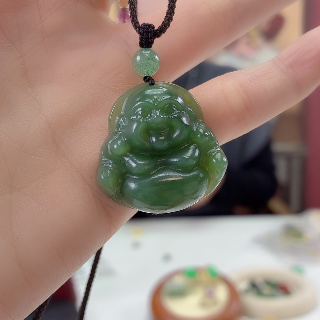 和田玉未镶嵌颈饰，