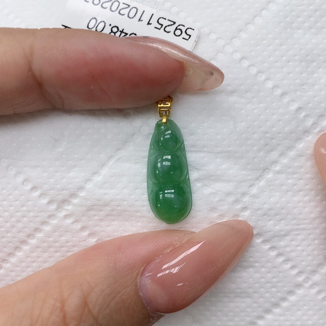 颈饰18K金镶嵌翡翠