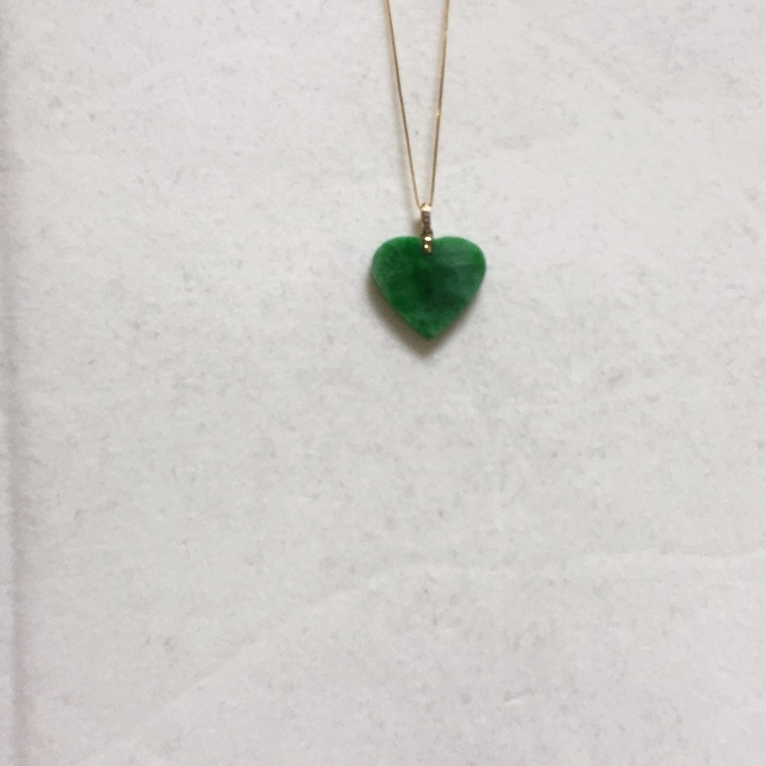 翡翠颈饰18K金镶嵌简单