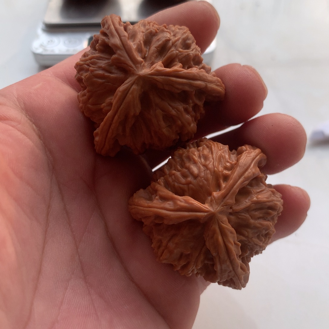 文玩核桃吊坠三棱