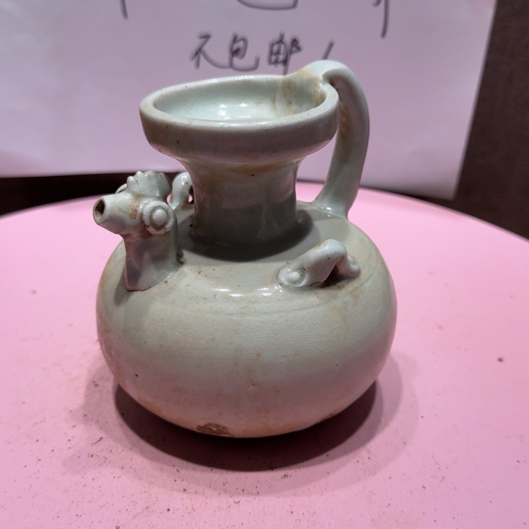 陶其他漂亮的小瓷瓶子
