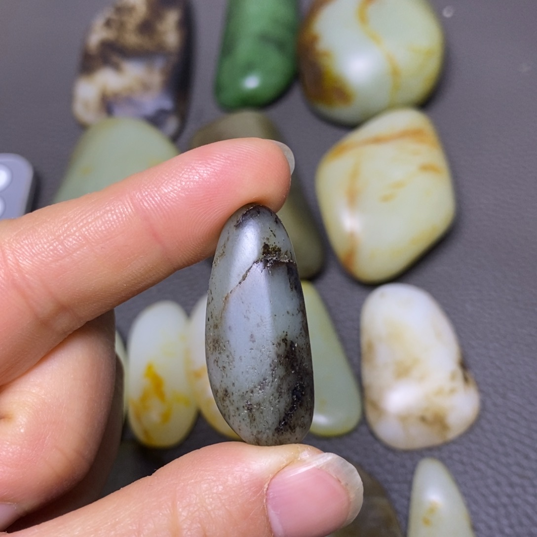 和田玉未镶嵌挂件