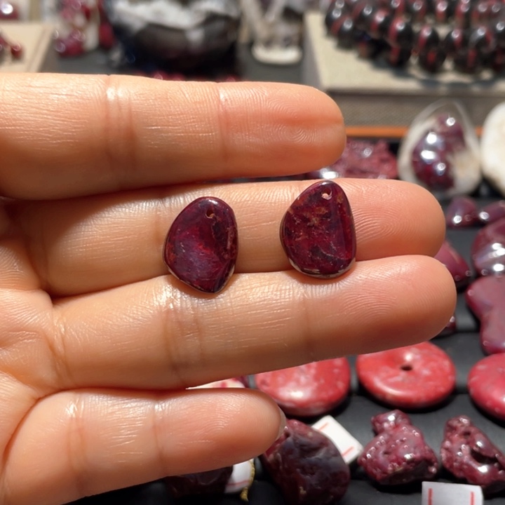 天然辰砂原矿吊坠6克