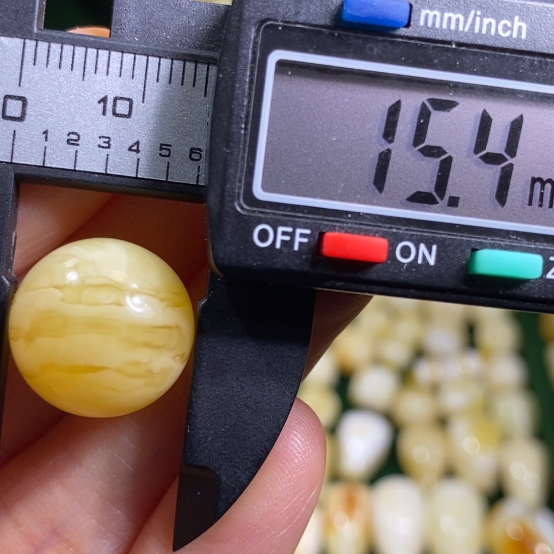 蜜蜡未镶嵌裸石配饰