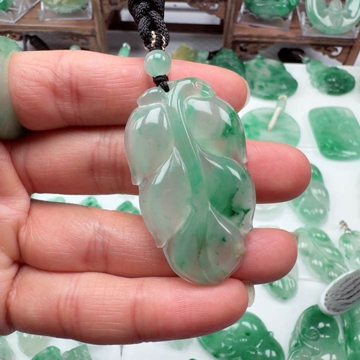 石英质玉颈饰未镶嵌