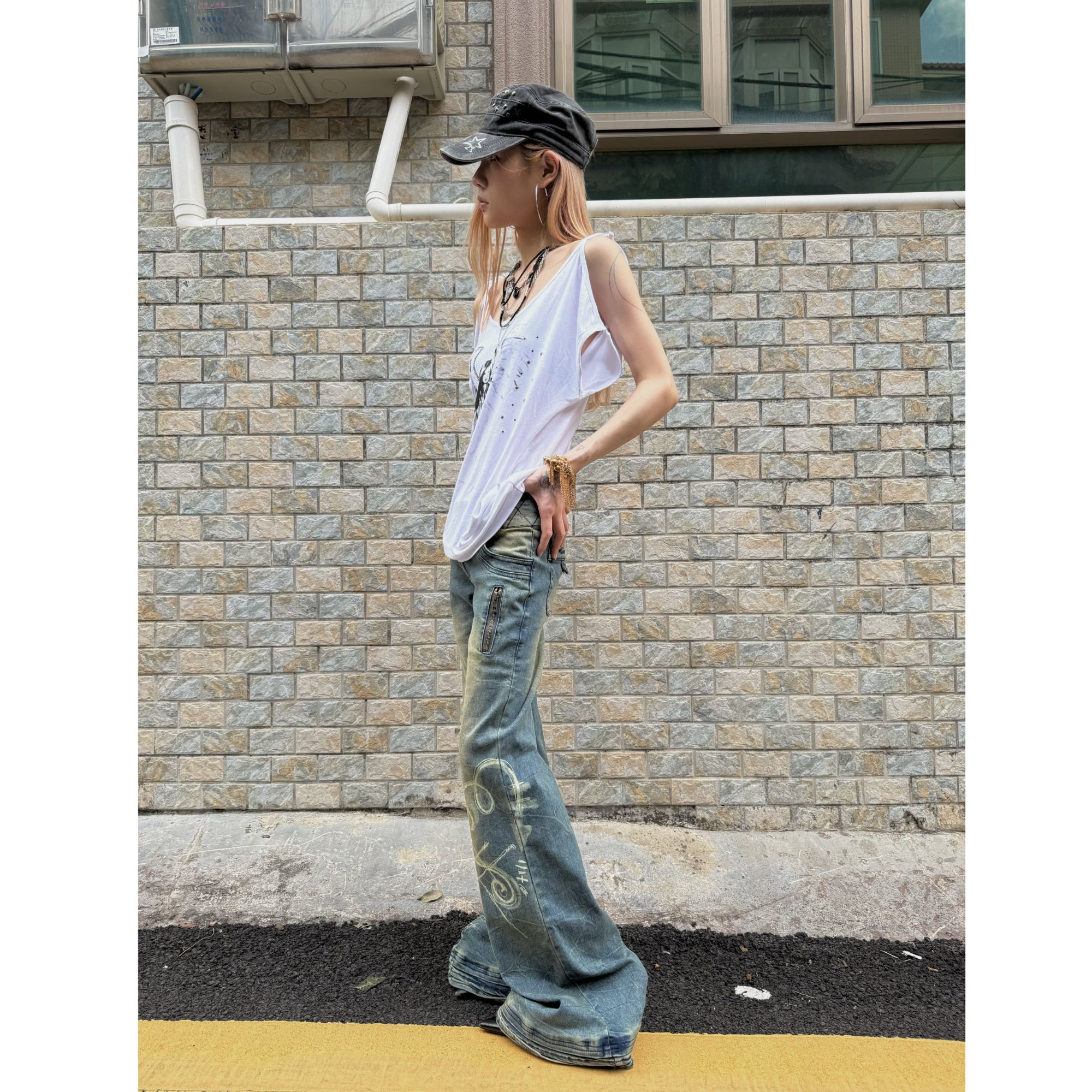 Fearless”满满*爱心印花复古设计做旧水洗直筒微喇牛仔裤