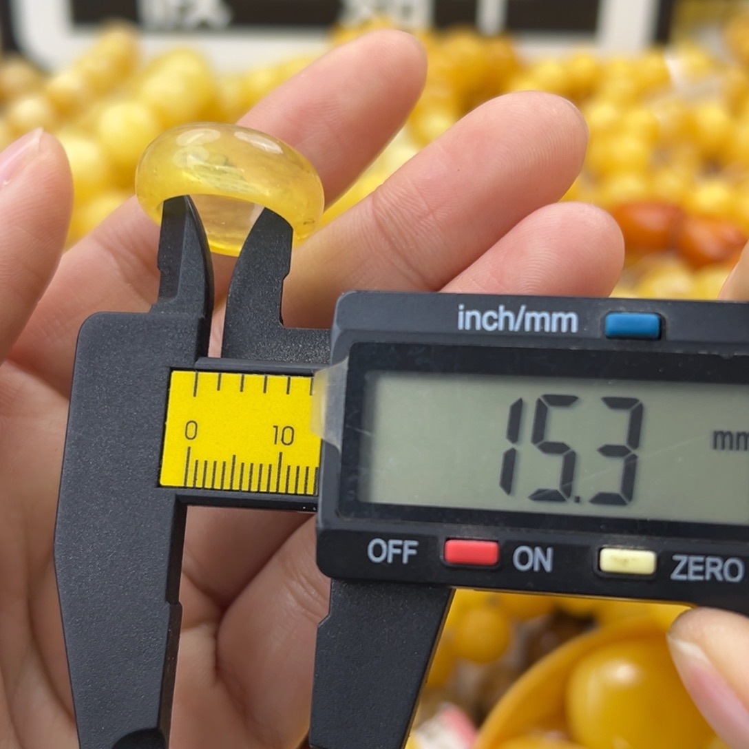 琥珀珠宝奇石未镶嵌