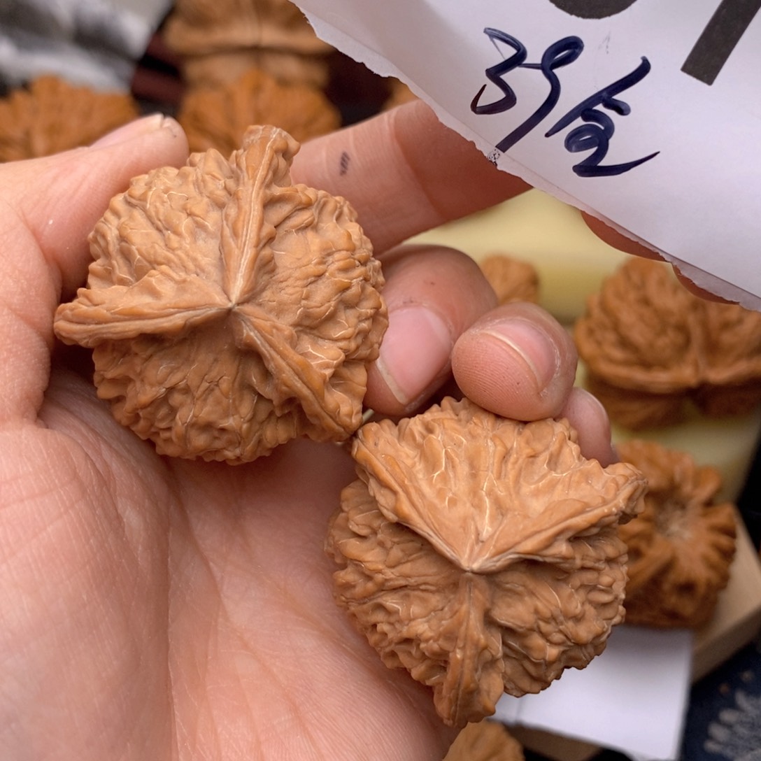 文玩核桃把件161号39全三棱