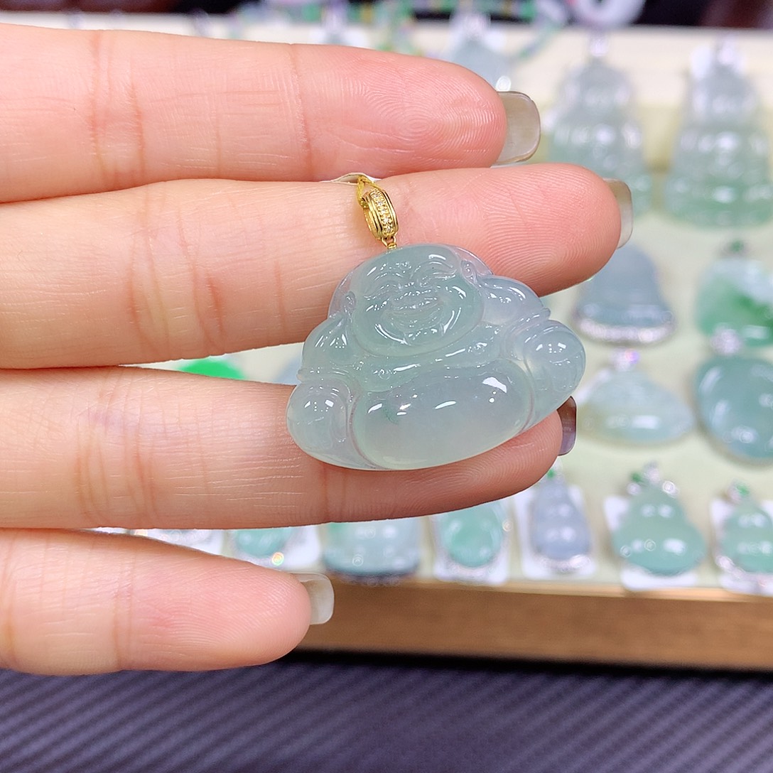 翡翠18K金镶嵌颈饰佛公