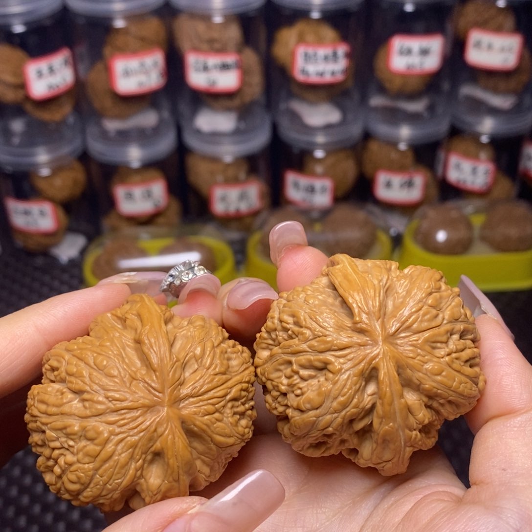 文玩核桃吊坠球筋50