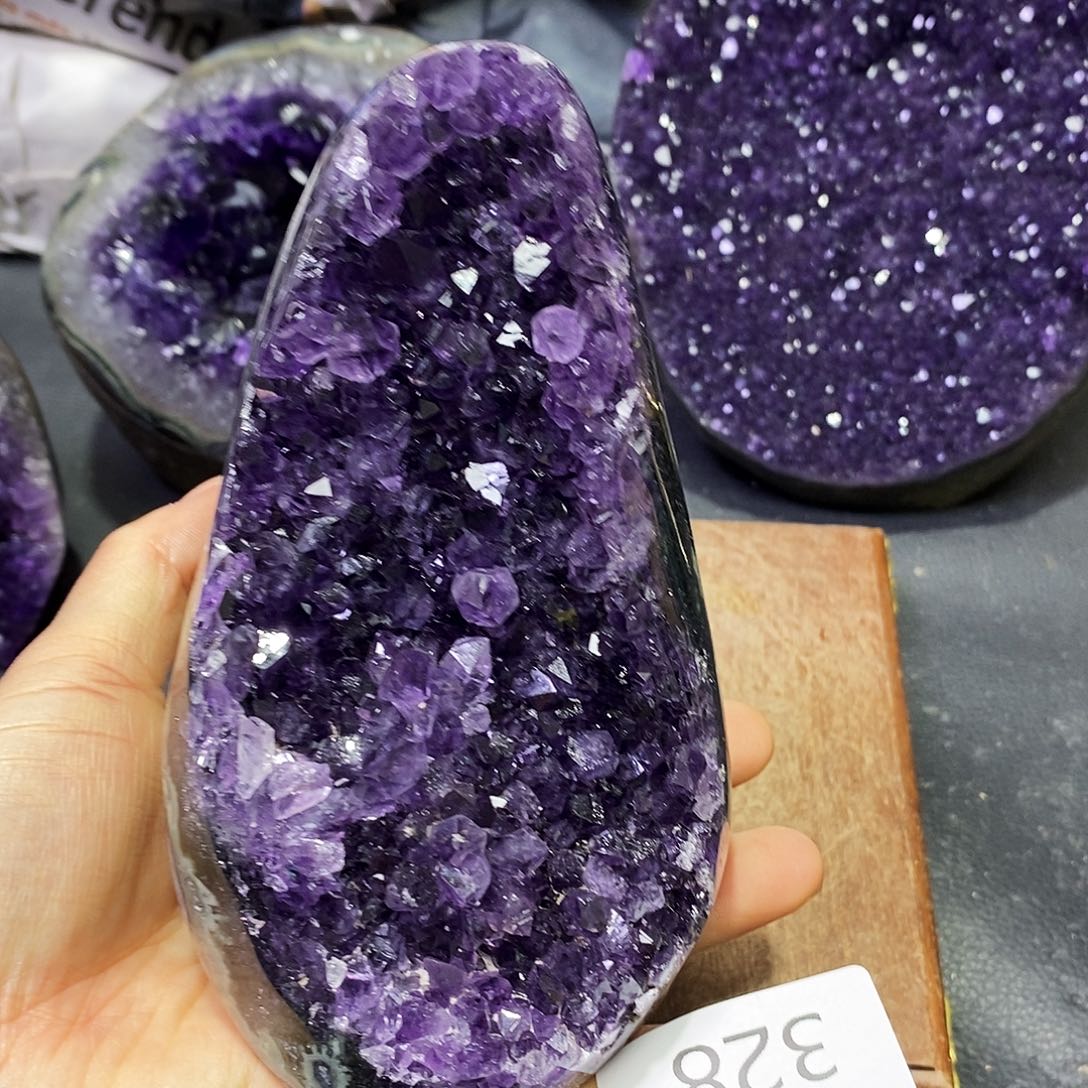 未镶嵌水晶大型摆件（非配饰）