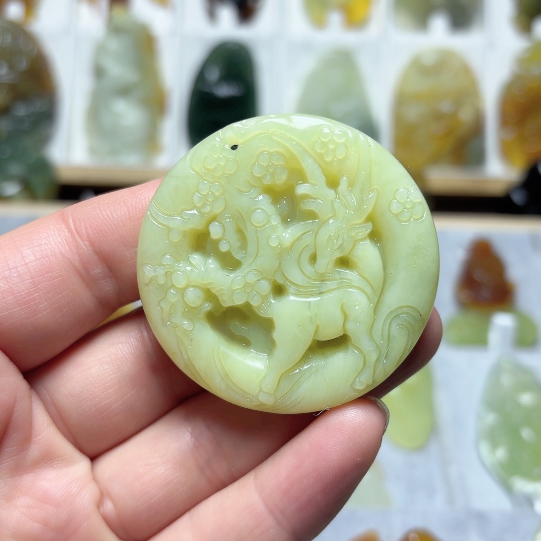 蛇纹石玉吊坠(不含链)未镶嵌