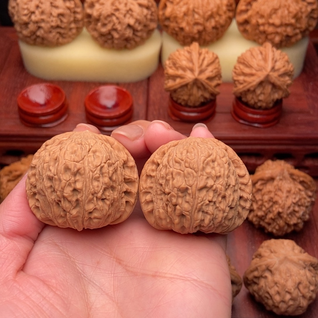 桃核把件泥鳅背狮子头41