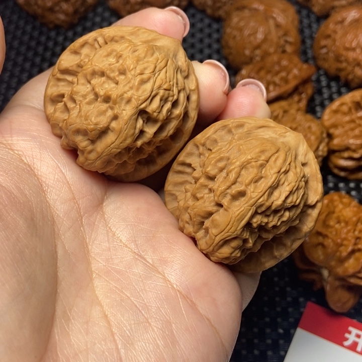 文玩核桃把件野狼