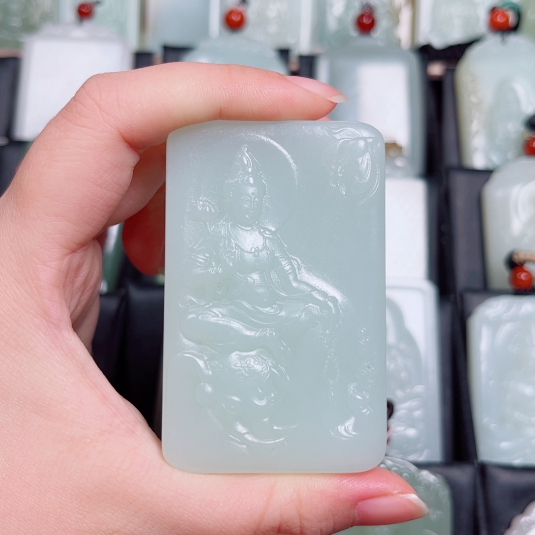 雨***幕和田玉未镶嵌挂件