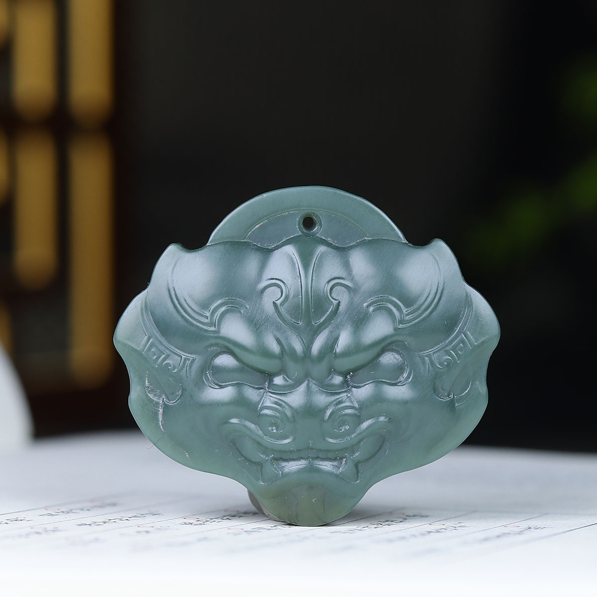 1129131和田玉且末料瑞兽挂件