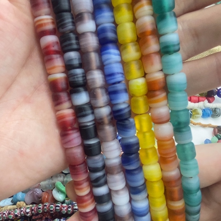 颈饰琉璃尼泊尔搅胎 