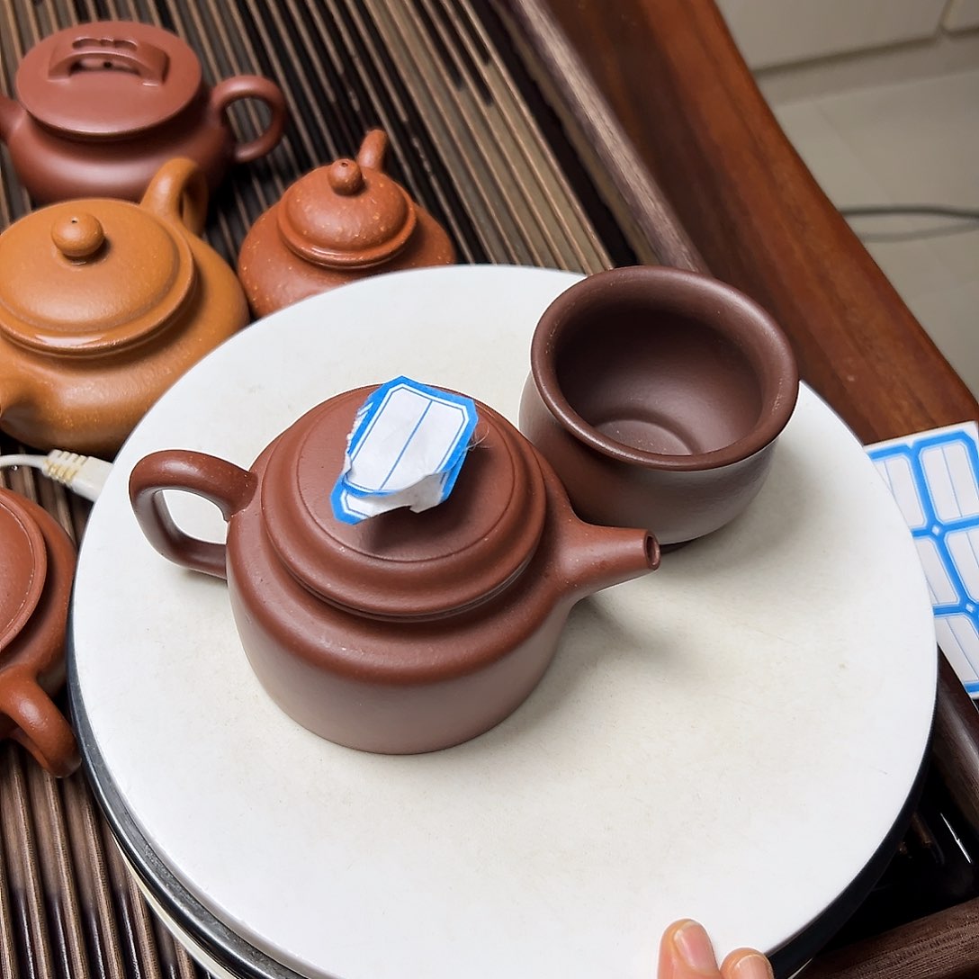 紫泥茶壶紫砂壶等传统