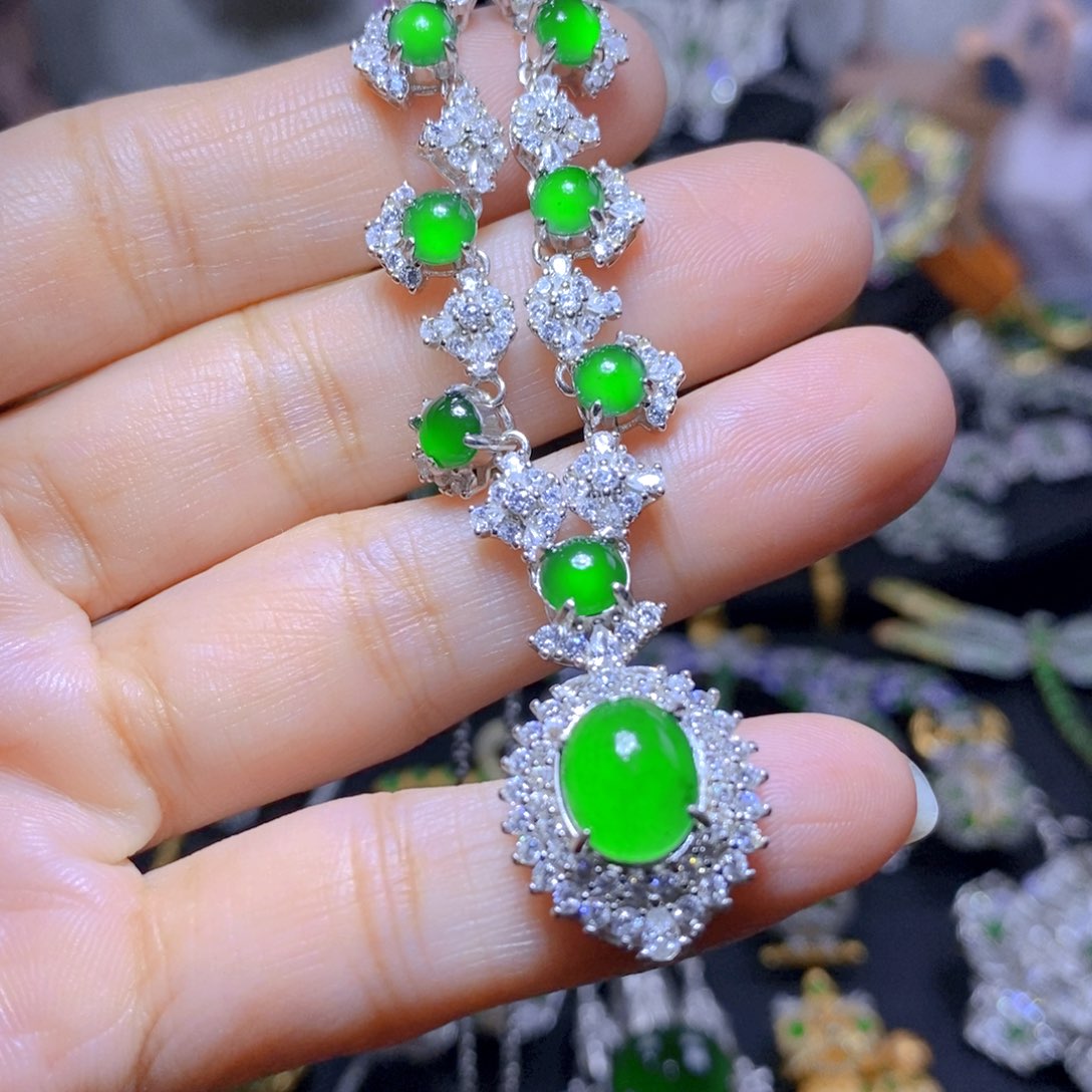 翡翠银S925镶嵌耳饰天然翡翠