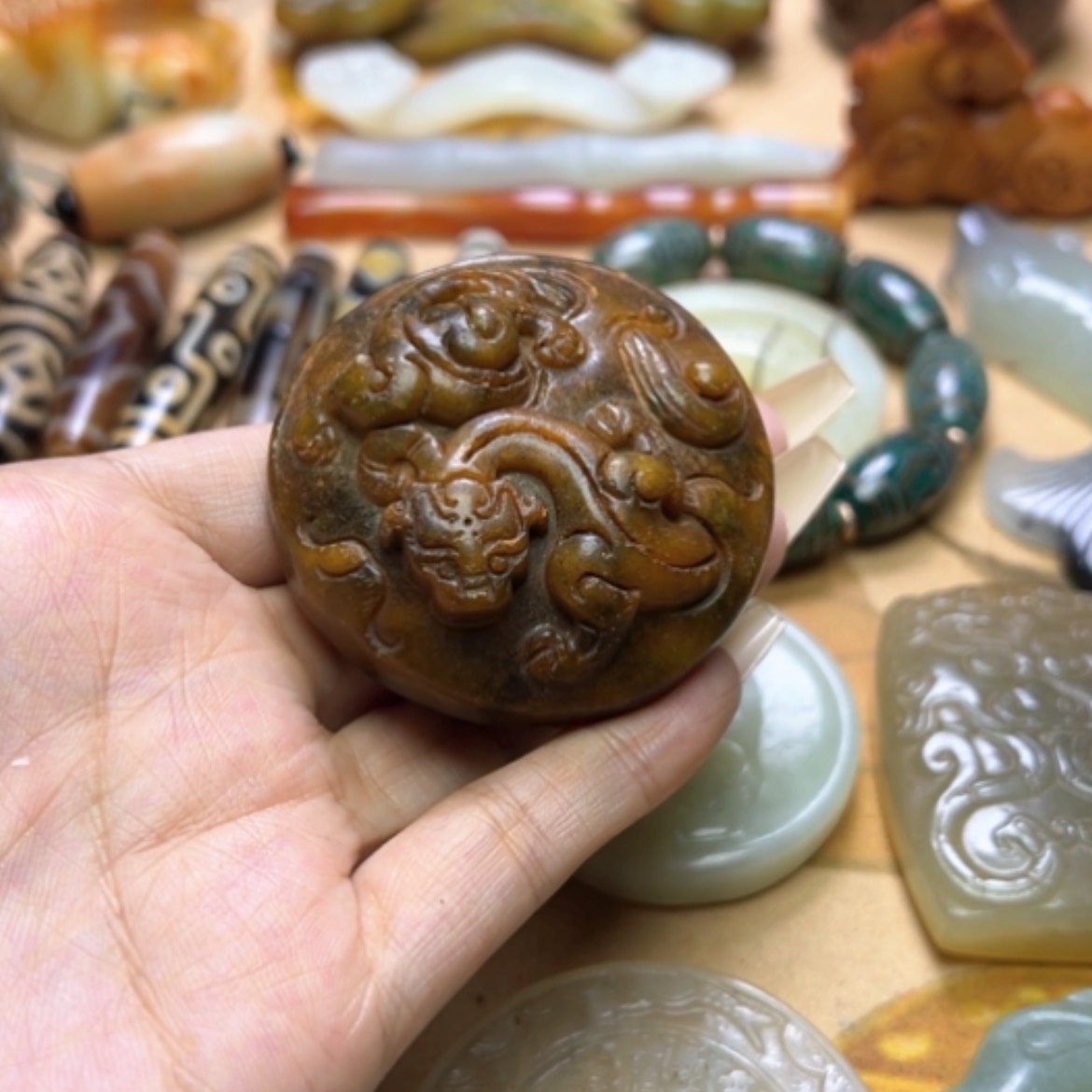 【闪购商品】蛇纹石玉颈饰未镶嵌皮带