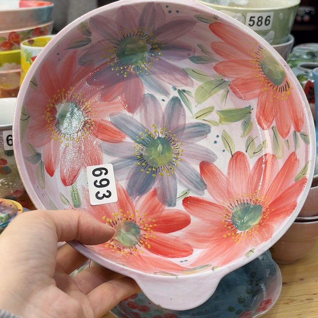 瓷片兔兔盖茨。兔兔好