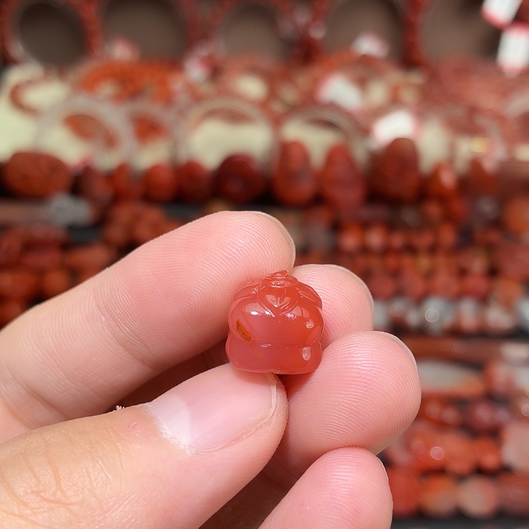 南红玛瑙未镶嵌颈饰柿子1