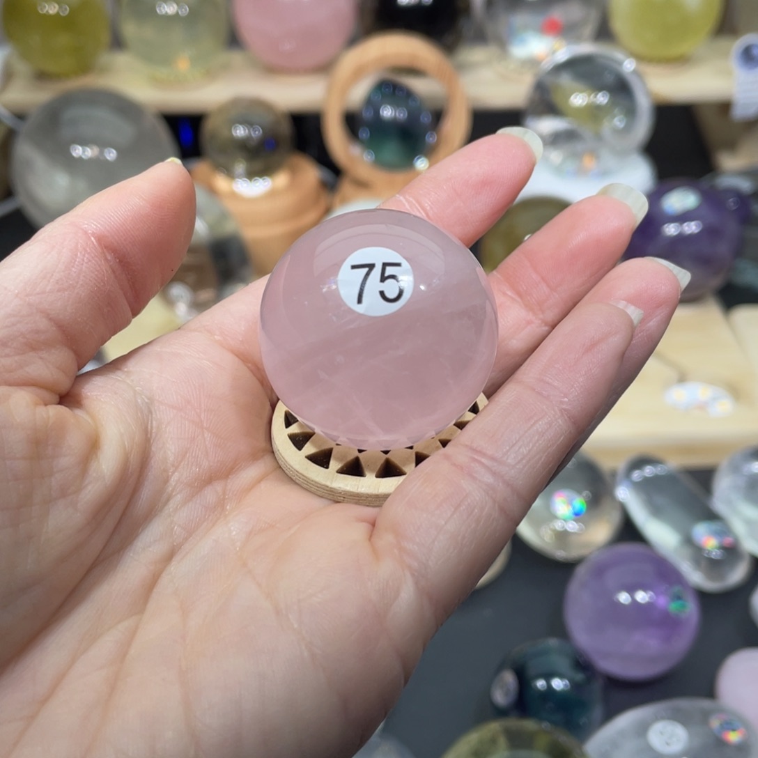 B***娜水晶未镶嵌珠宝半成品75