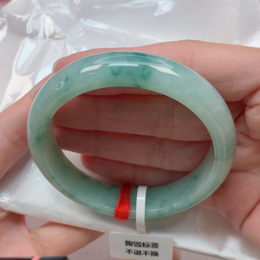 翡翠手镯未镶嵌54.5圈 晴蓝底飘星星小碎花