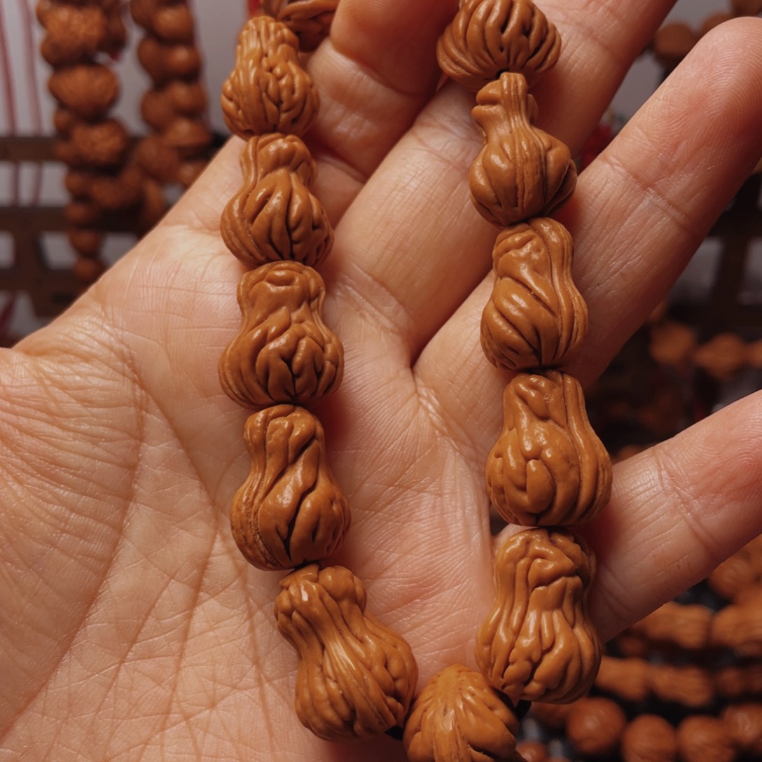 木质类龙纹桃枭手串