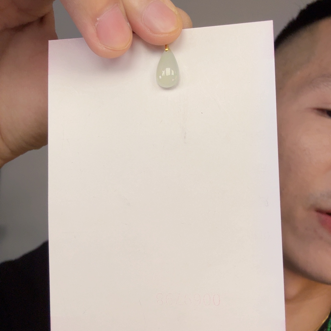 翡翠18K金镶嵌颈饰一件