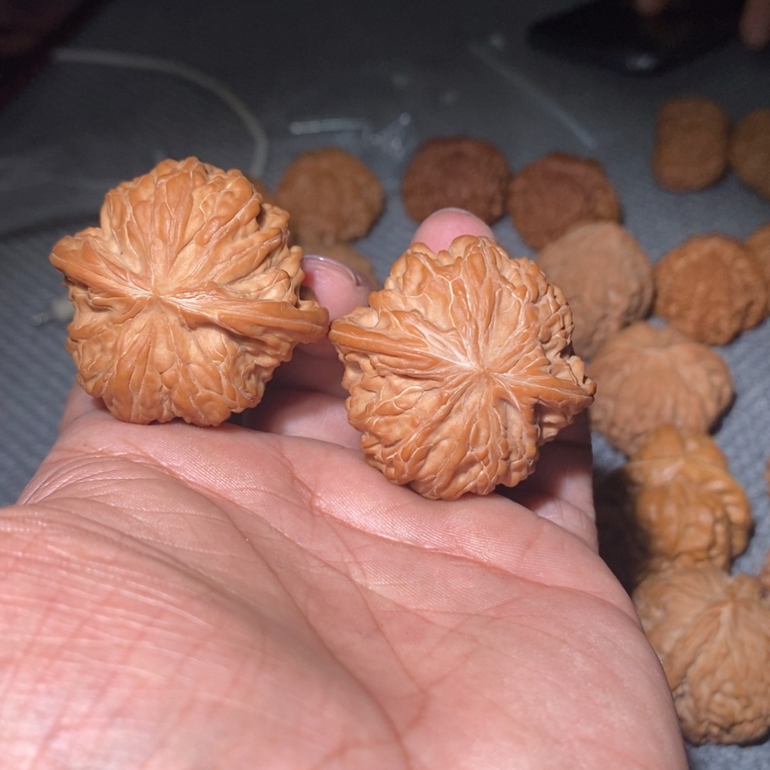 无***谁把件桃核磨盘。          