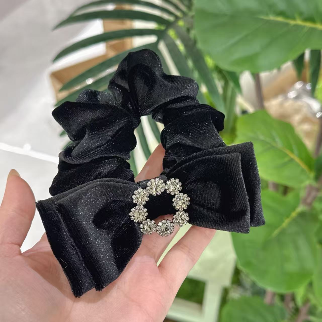 高级感新款精致圆钻黑色丝绒蝴蝶结百搭发圈5352