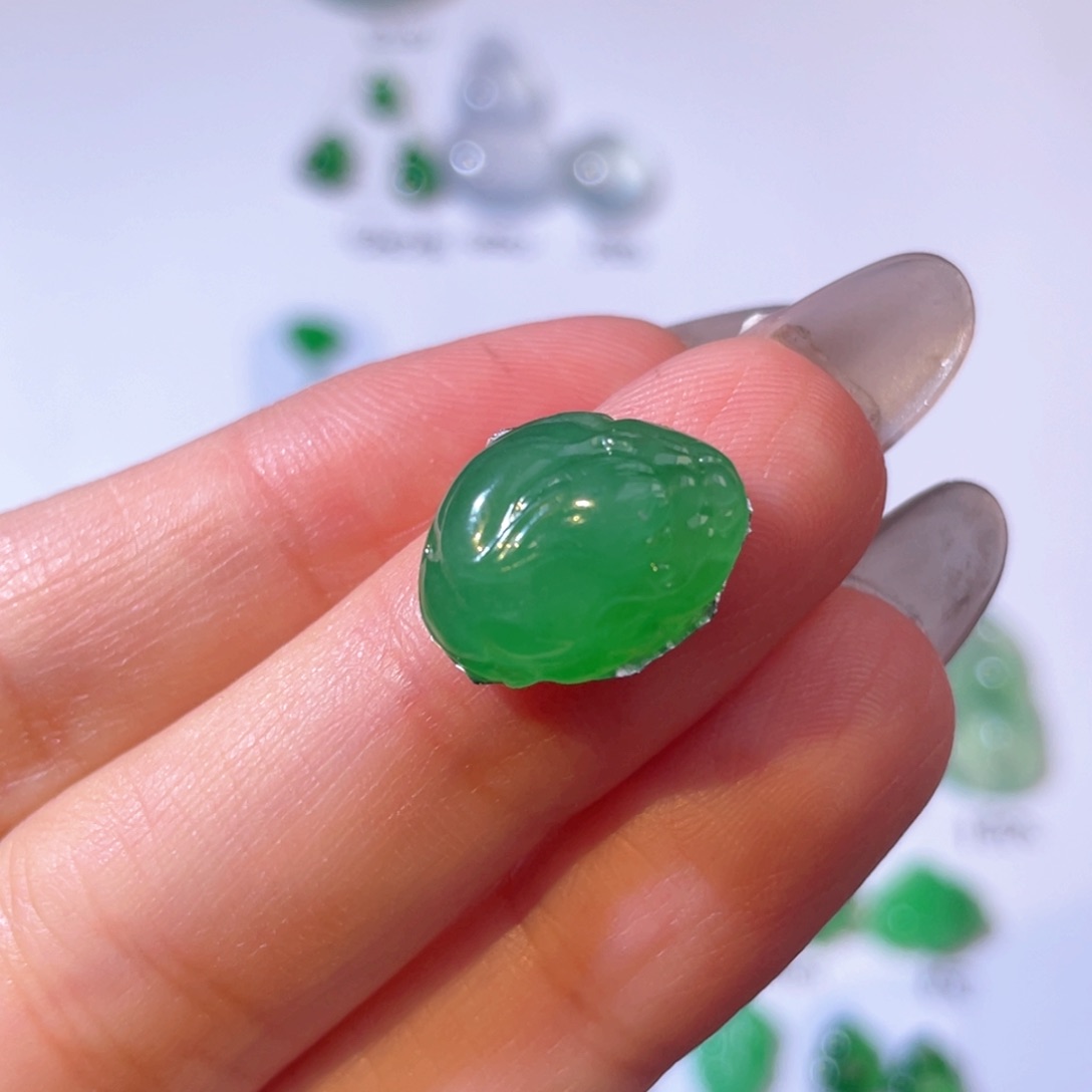 翡翠颈饰未镶嵌裸石