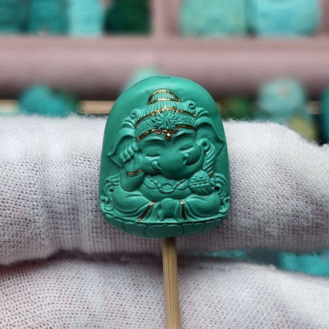 绿松石配饰未镶嵌