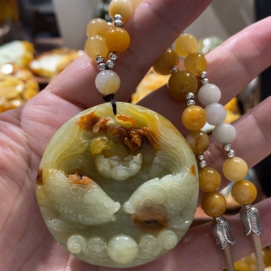 蛇纹石玉未镶嵌颈饰