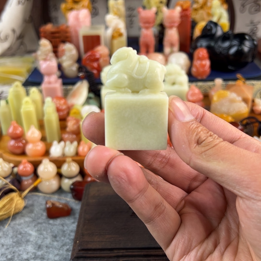 寿山石寿山芙蓉马钮3-2-5.0