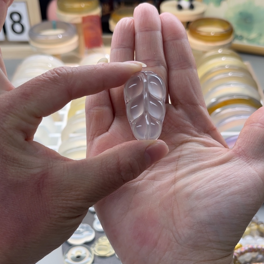 玛瑙/玉髓颈饰未镶嵌温**.