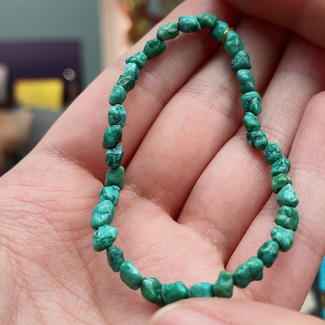 绿松石颈饰未镶嵌