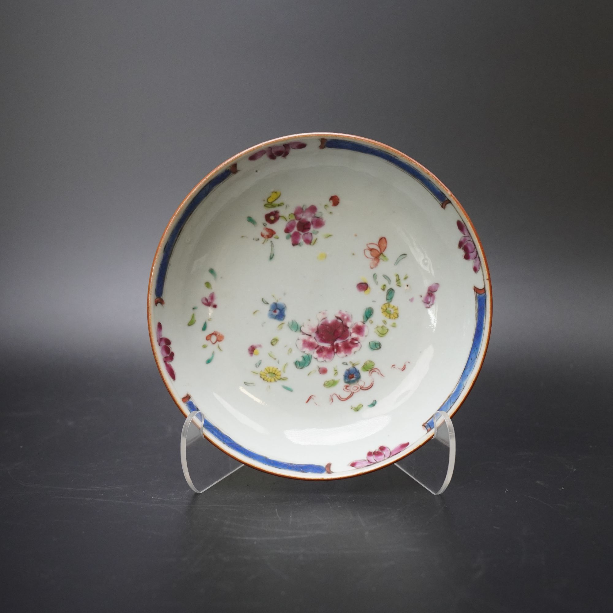 Lot.25072604清乾隆外紫金内粉彩花卉纹碟 直径：约13.6cm